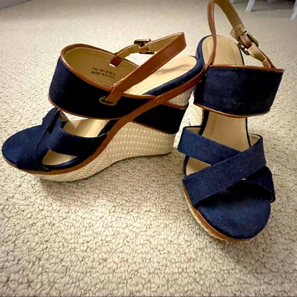 Chinese Laundry wedges